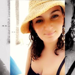 Meet your Posher, Elyse